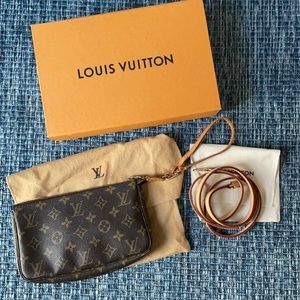 Louis Vuitton Monogram Pochette w/CrossBody Strap